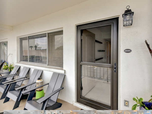 Longboat Key Walk to Beach Two Bedroom Vacation Condo
